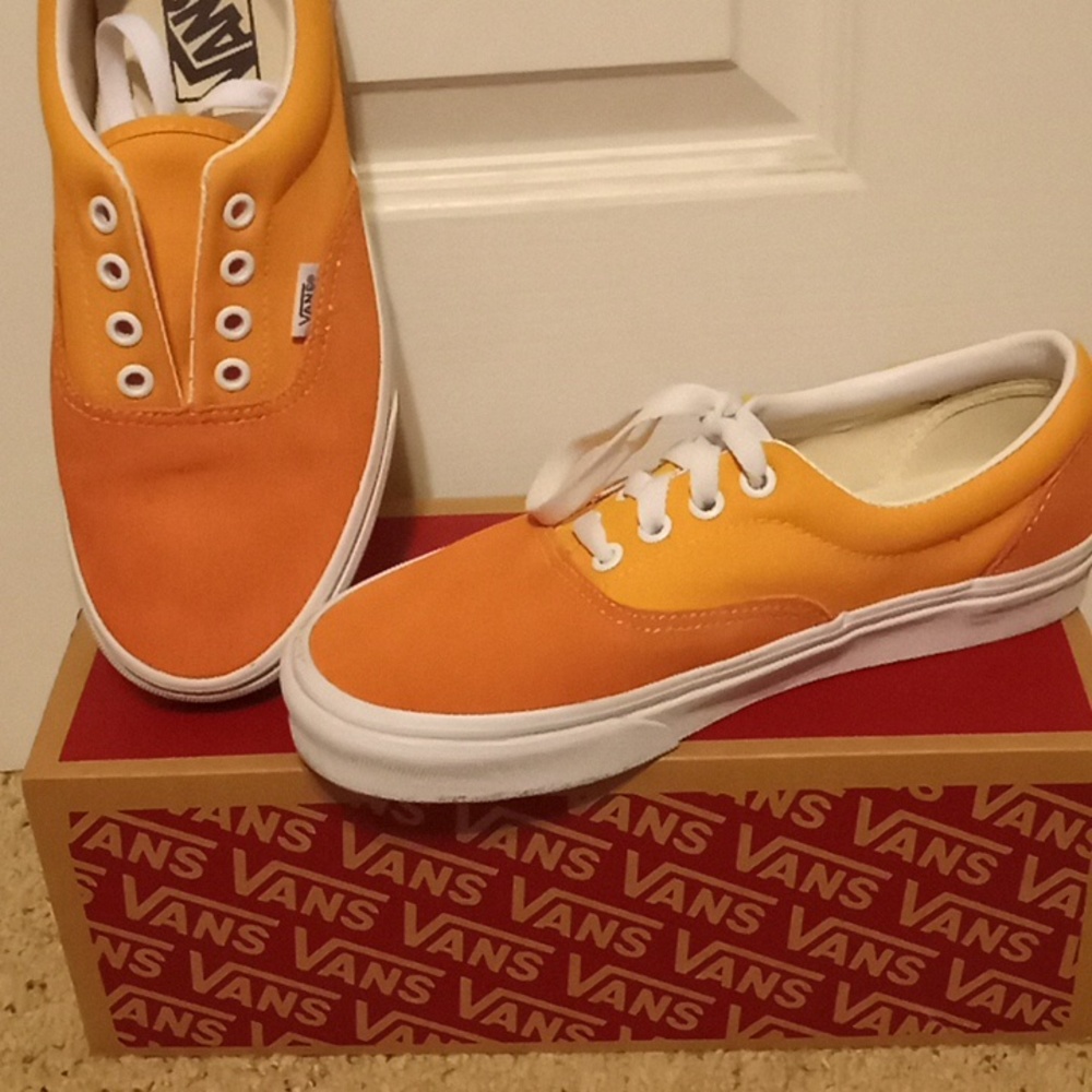 Womens 7.  Mens 5.5  Suede and canvas Vans